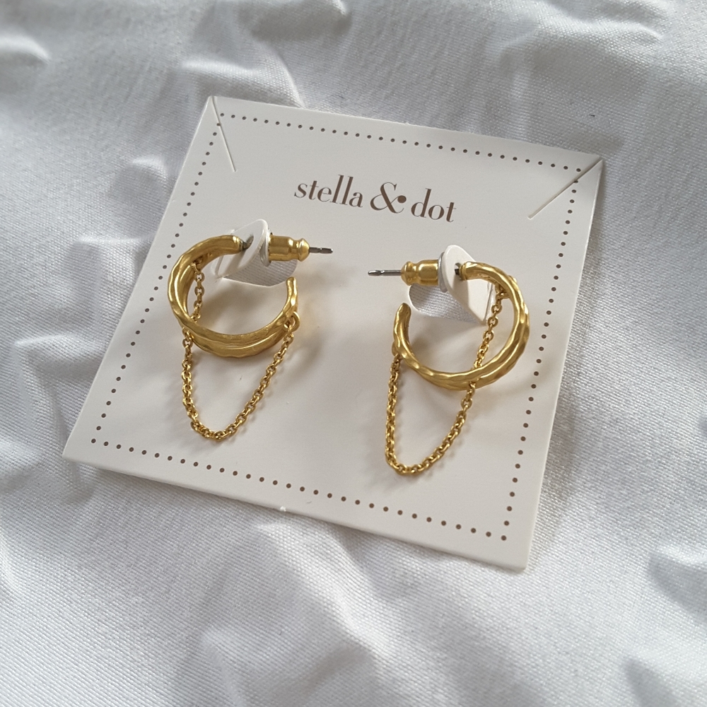 Stella & Dot Gold Hoops